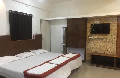 Shirol Hotel | Joshi Yatri Niwas