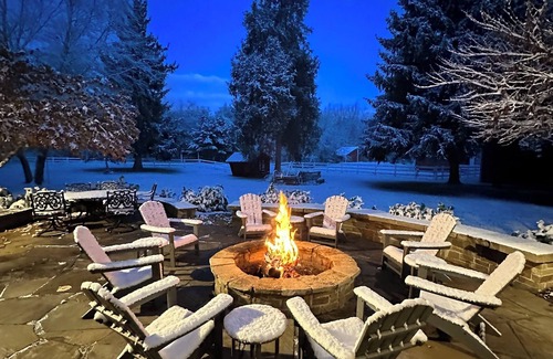 Grand Junction House | Journey to The Well Gathering Place is a Retreat Center with a Lodge + 6 Homes.