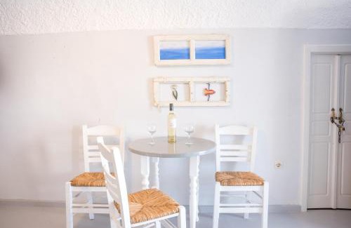 Akrotiri House | Joy House