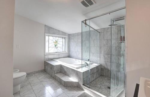 Sheridan Villa | Joyful Mansion with Charm Indoor