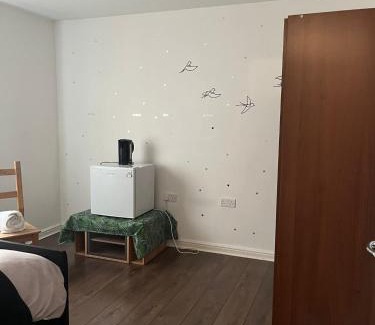 Chorlton-on-Medlock House | Juana's private room