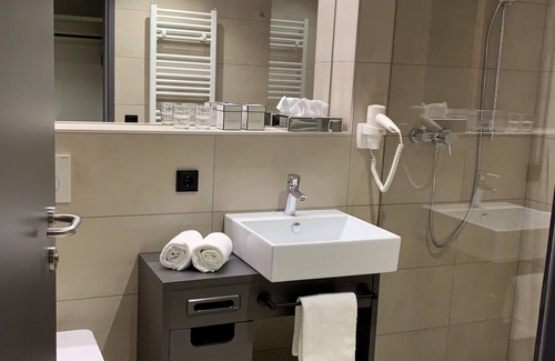 Laterns Hotel | JUFA Hotel Laterns - Klangholzhus