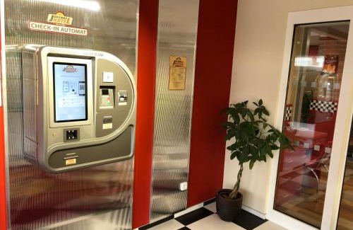 Chvalovice Hotel | Jukebox Hotel