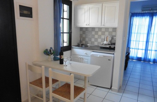 Kokkini Chani Apartment | Julie's studio,2 minutes walk to beach, near Heraklion,Knossos and famous sites!