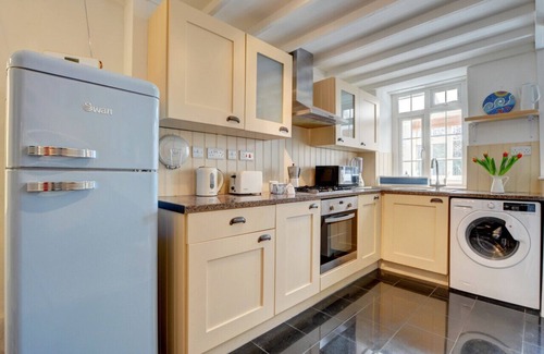 West Down House | July Cottage - Two Bedroom House, Sleeps 4