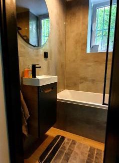 Pruszkow Apartment | JUNA2 - nowoczesny apartament w centrum z widokiem na park