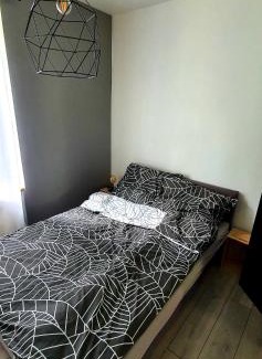 Pruszkow Apartment | JUNA2 - nowoczesny apartament w centrum z widokiem na park