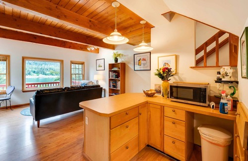 Juneau Cottage | Juneau Vacation Home: Stunning View + Beach Access