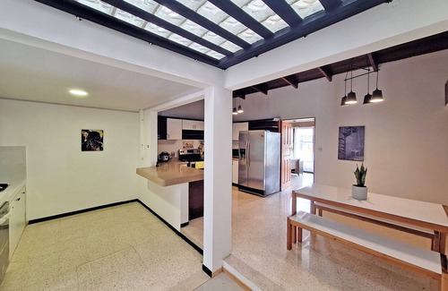 Rohrmoser Bed & Breakfast | Jungla Urbana BnB
