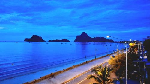 Prachuap Khiri Khan House | Jungle Cafe and Guesthouse