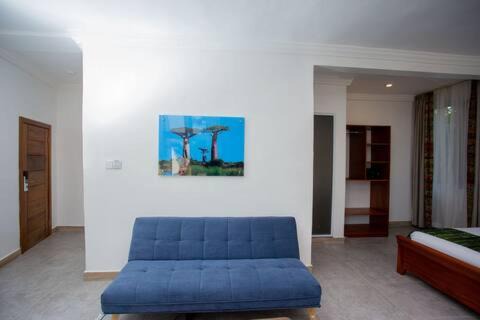 Kokrobite Hotel | Junior Suite Earth - 5C