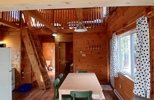 North Frontenac Cabin | Juniper Cabin- Waterfront retreat on Mosque Lake