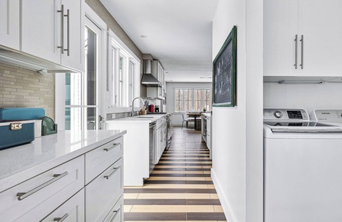 Lakeside House | Juniper Presents: Luxury Retreat w/Pool, Sauna + Hot Tub Near Beach