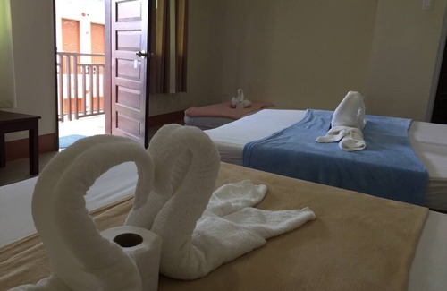 Tawala Bed & Breakfast | Junlyn Apartelle Family room for 7 to 8nn