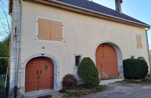Mouthe House | Jura-style house with garden in the heart of the village of mouthe