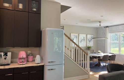 Ellicott City House | Just 1 minnGolf resort fancy modern house!