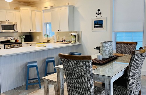 Cross Key Waterways House | Just open for Xmas’24 & New Year ‘25, 3-2 Waterfront Paradise Keys House.MM103