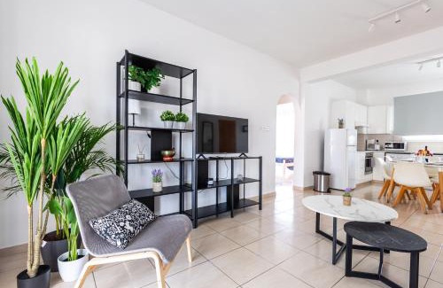 Universal Apartment | Just renovated beautiful 2 bed apartment in Paphos 5 min drive to the beach