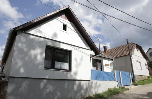 Nagyborzsony Apartment | Kékmacska Vendégház Nagybörzsöny