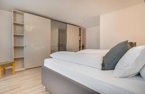 Rhein-Erft-Kreis District House | Köln-Pulheim Saphier Haus I15 min Köln Messe Lanxess I 180m2 über 4 Level I Komfort I P I Palmengarten I Babybett