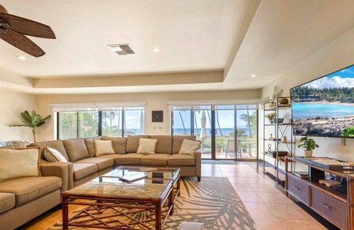 Kihei House | K B M Resorts: Maui Hale-1470, Beach Front House, 3 Bedroom, On the Sand, Sleeps 10+, Perfect for Families, L'occitane, Privacy, Includes Rental Car!