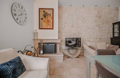 Ierapetra Apartment | K&F Apt in the center of Ierapetra by Hospi