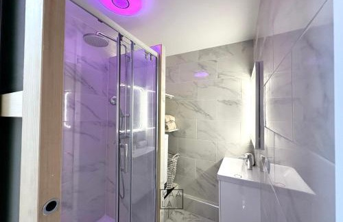 Torcy-le-Grand Apartment | KAALA RIVERSIDE Deluxe apt entre Disney et Paris free Parking