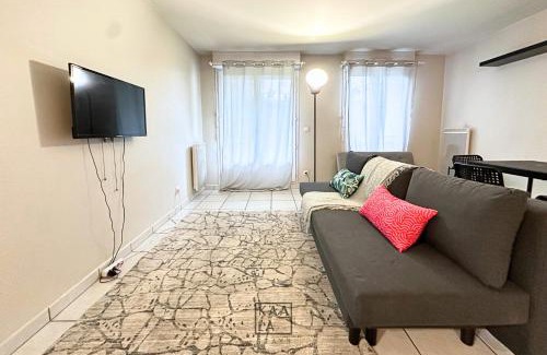 Noisy-le-Grand Apartment | KAALA STAYS - APT spacieux Paris-Disneyland