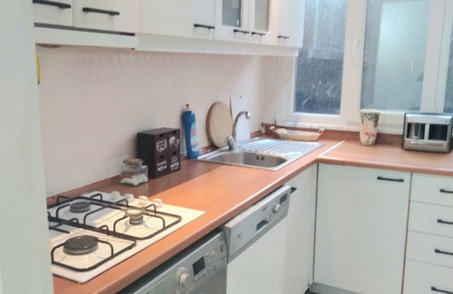 Rasimpasa Apartment | Kadıköy (Boğa) Geniş ve Ferah Daire