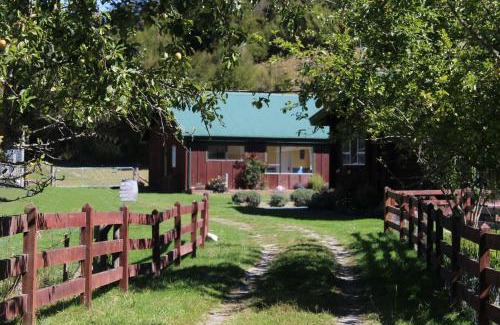 Tapawera House | Kahurangi Cottage Wilderness Retreat
