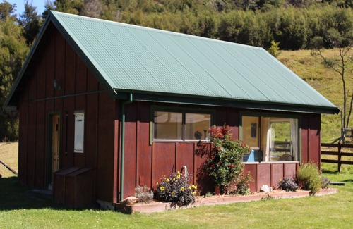 Tapawera House | Kahurangi Cottage Wilderness Retreat