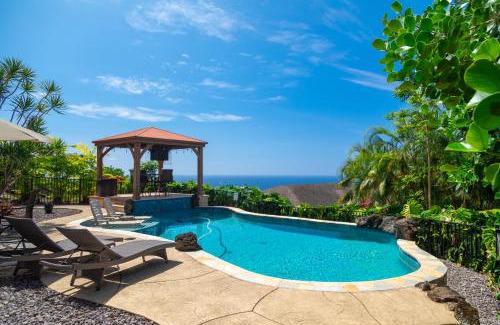 Kailua-Kona House | Kailua-Kona Exceptional Oceanview Home - Heated Oasis Pool & Stunning Ocean View