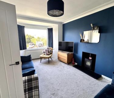 Ellemford House | Kaimes Kip Stylish Edinburgh Five Bedroom Home