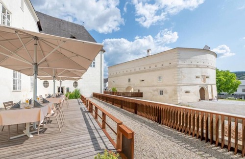 Poggstall Apartment | Kaisersuite (54sqm) over 2 floors with seating area and WiFi
