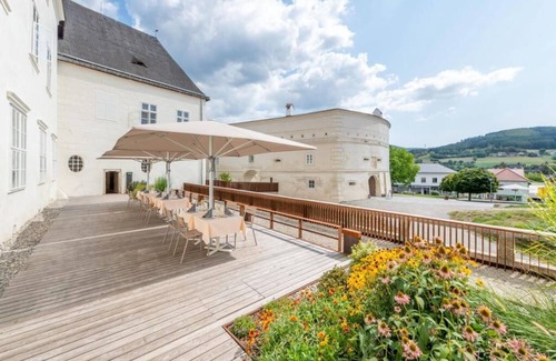 Poggstall Apartment | Kaisersuite (54sqm) over 2 floors with seating area and WiFi