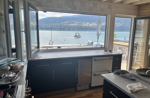 Vernon House | Kalamalka lake front cabin