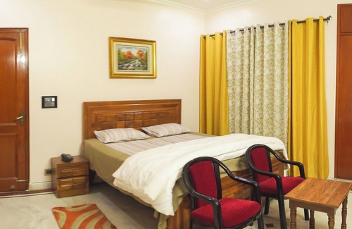 Greater Noida Bed & Breakfast | KalpTaru Residency