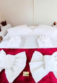 Zaros House | Kamihis Farm House Experience