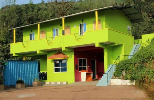 Chikkamagaluru House | KANASU HOMESTAY IT IS PLACE LOCATED IN BETWEEN MOUNTAINS COFFEE ESTATES