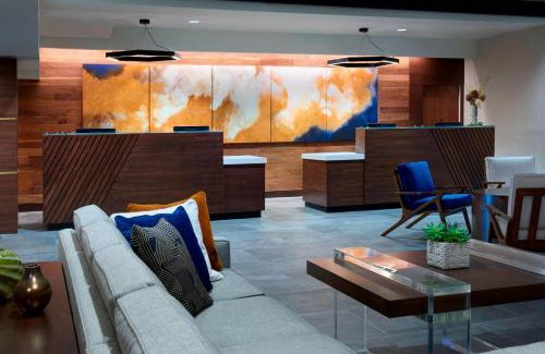 Waldron Hotel | Kansas City Airport Marriott