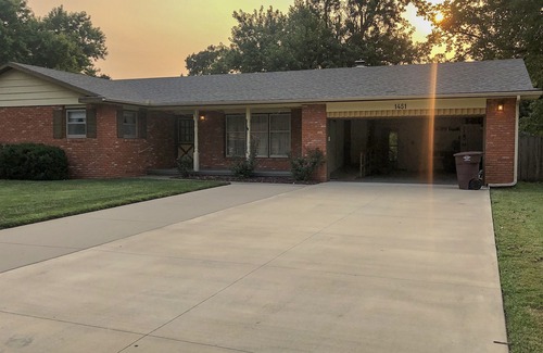 McPherson House | Kansas home away from home near Main Street McPherson, handicap accessible