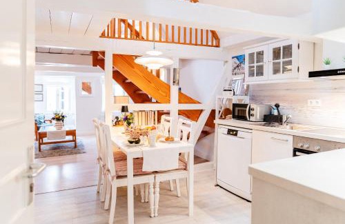 Flensburg Apartment | Kapitänswohnung- Charmant wohnen in der Altstadt zentral & gemütlich mit Parkplatz!