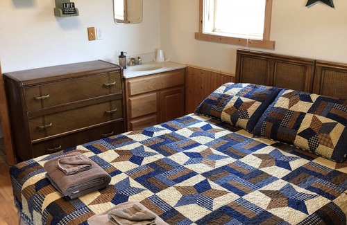 Sundance Cabin | Kara Creek Queen Bed Cabin #9