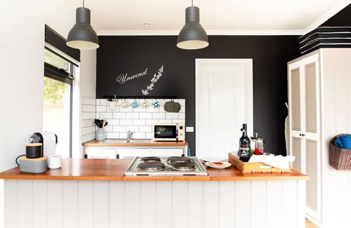 McLaren Flat Cottage | Karawatha Cottages - UNWIND COTTAGE