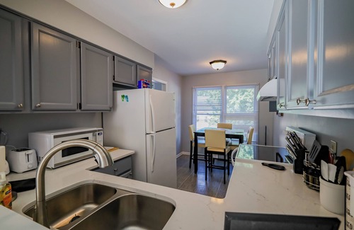 Northwest Raleigh House | Karen's Place- Centrally located near RDU, Downtown, North Hills and more!