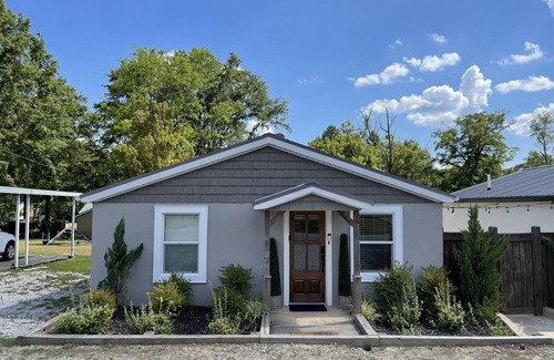 Iuka Cottage | Karine's Cottage Beautiful Cottage w/Boat Parking