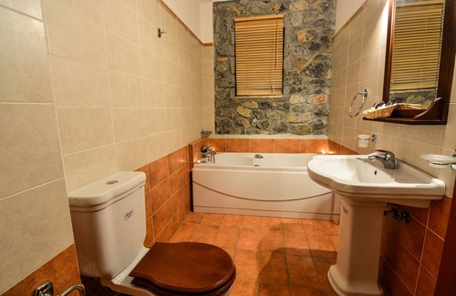 Synikia Mesi Trikalon Hotel | Karyatis Resort