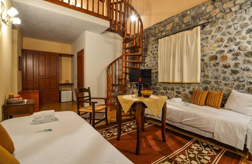 Synikia Mesi Trikalon Hotel | Karyatis Resort