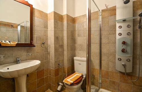 Synikia Mesi Trikalon Hotel | Karyatis Resort
