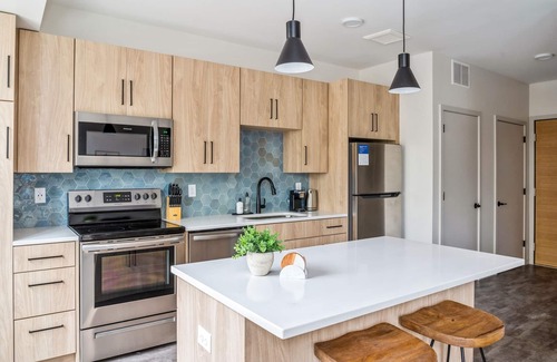 Harrison Apartment | Kasa Bryn Mawr Minneapolis